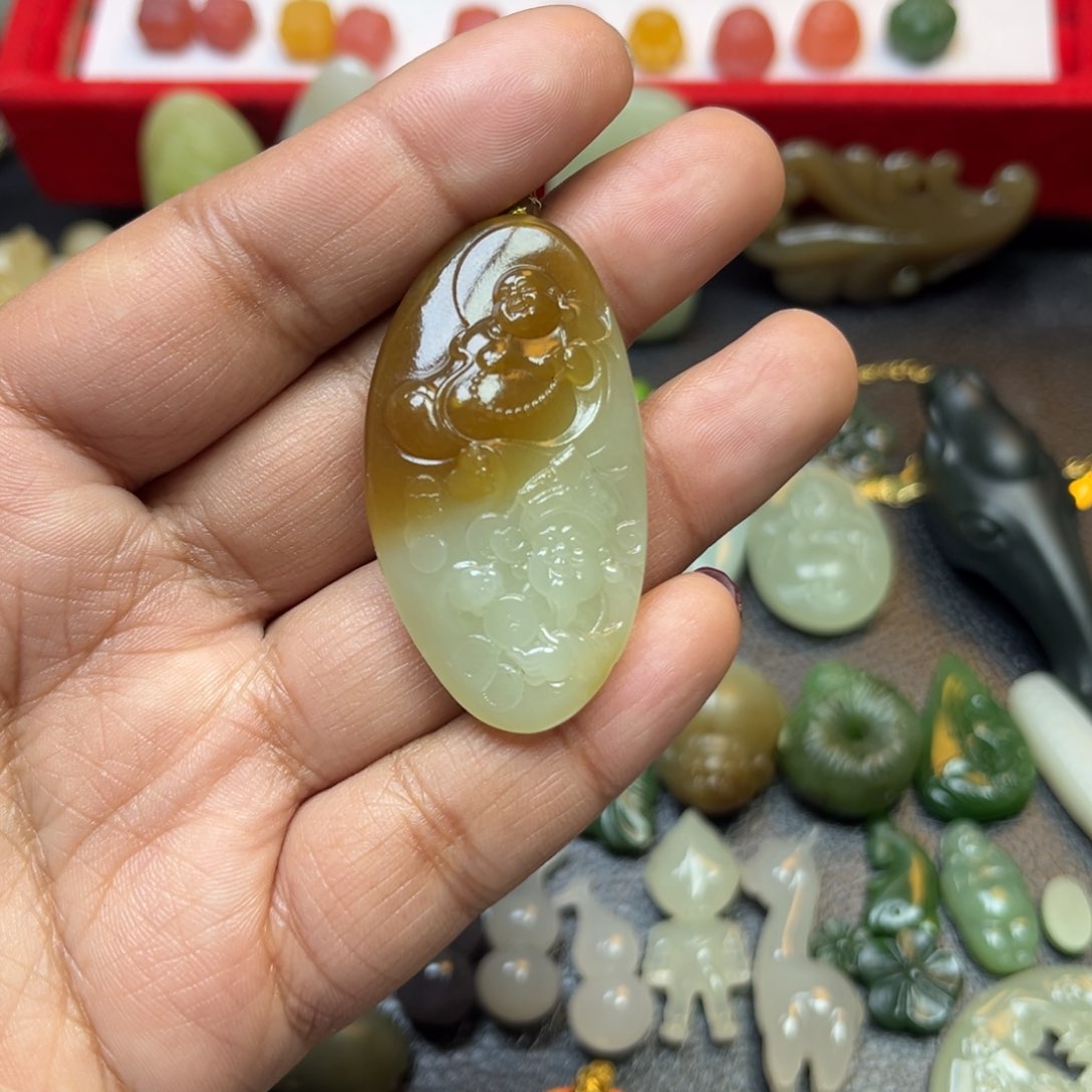 和田玉颈饰未镶嵌