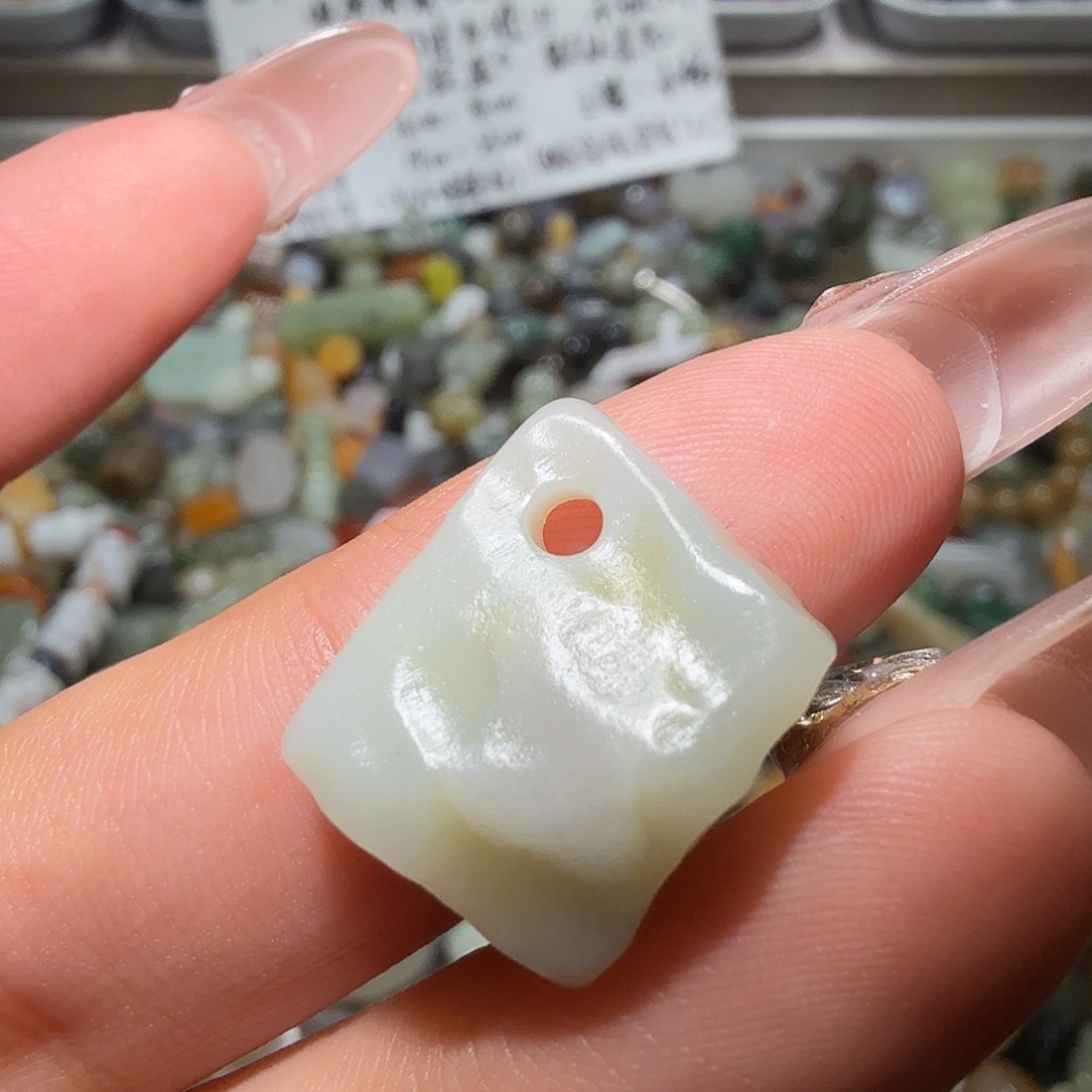 和田玉未镶嵌珠宝奇石