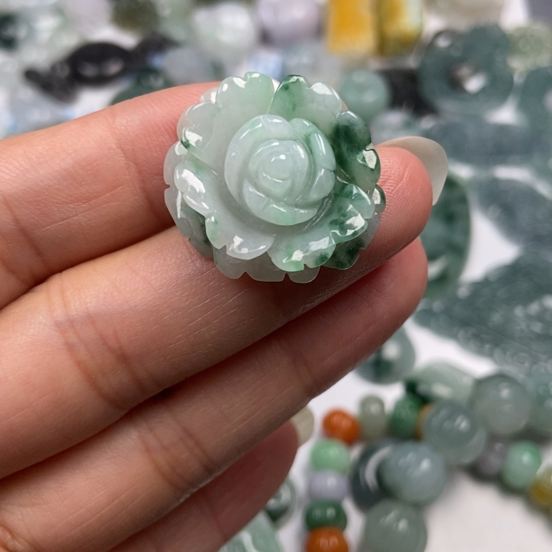 翡翠未镶嵌颈饰翡翠