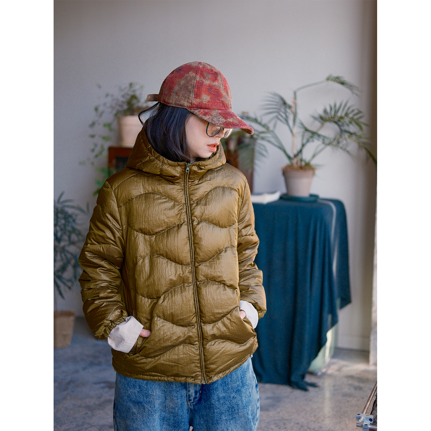 小众设计云雾里轻盈蓬松连帽短款隐形拉链带冬