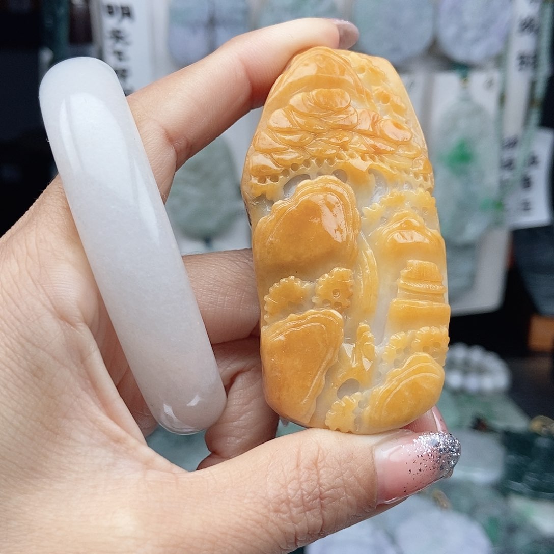 翡翠颈饰未镶嵌翡翠