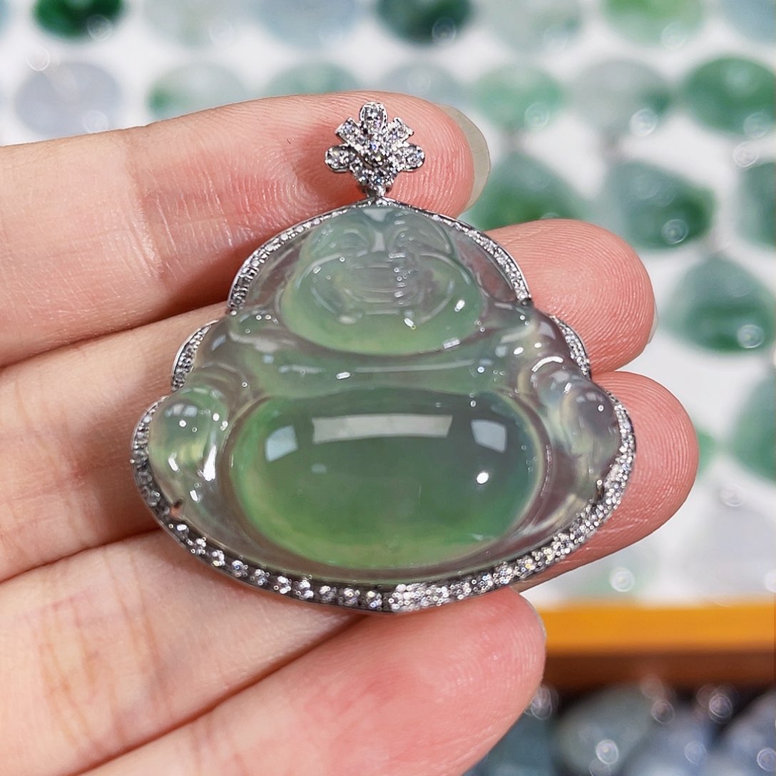 颈饰18K金镶嵌翡翠吊坠