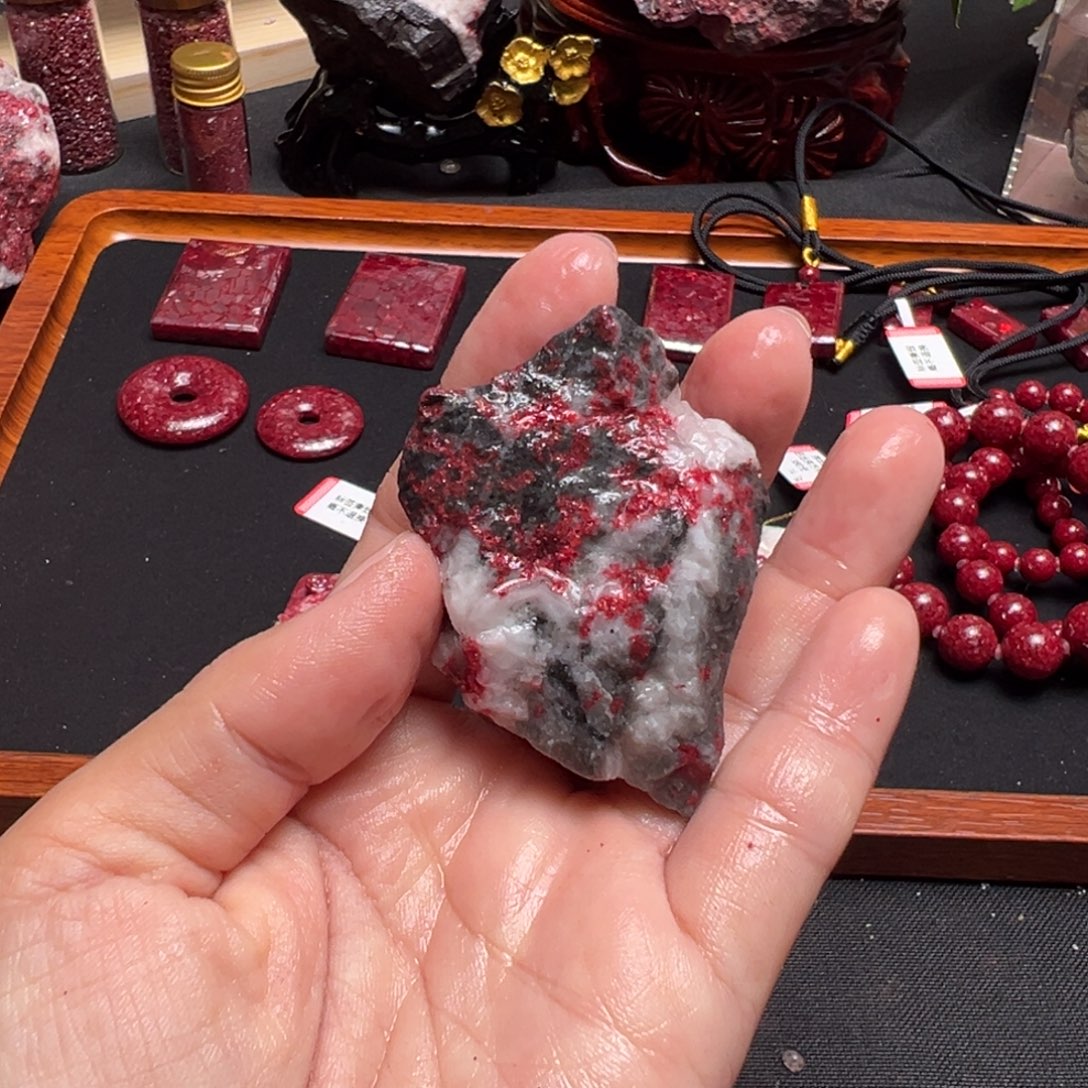 绝***生天然辰砂天然朱砂原石毛料