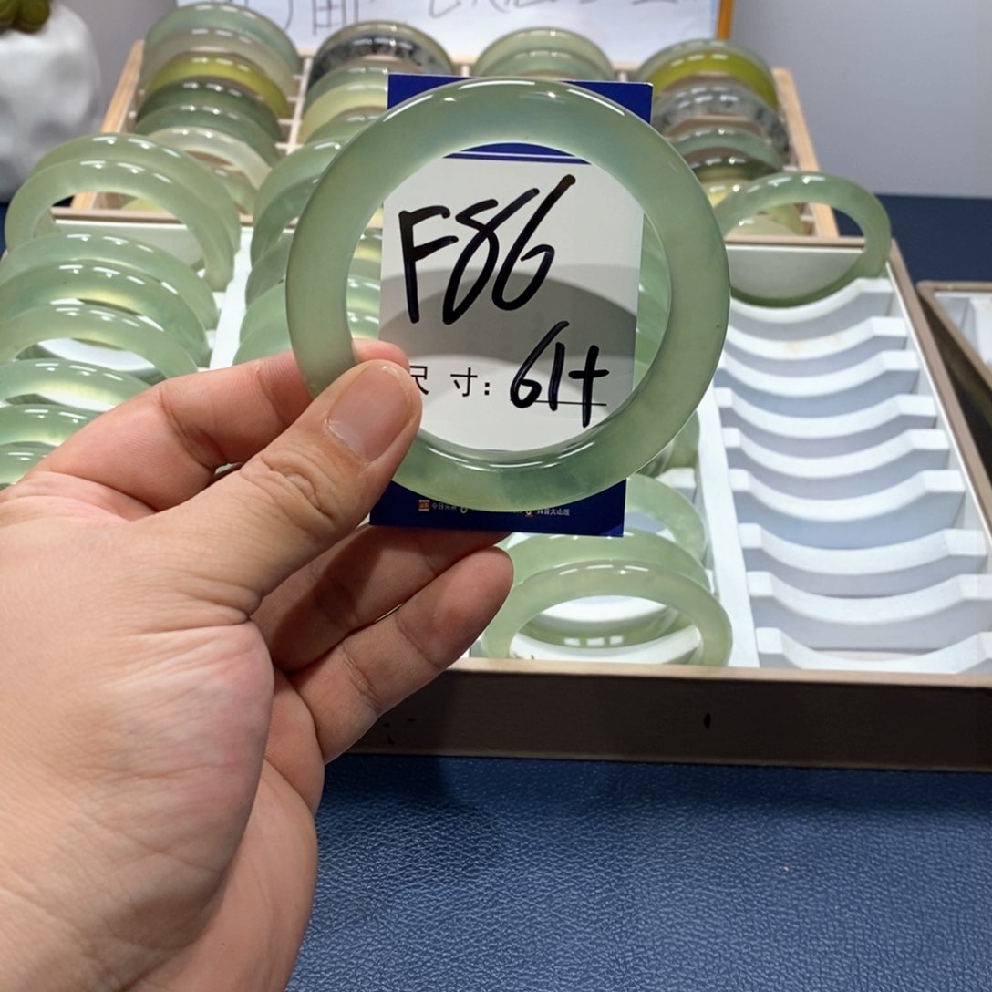 岫玉手镯未镶嵌手镯