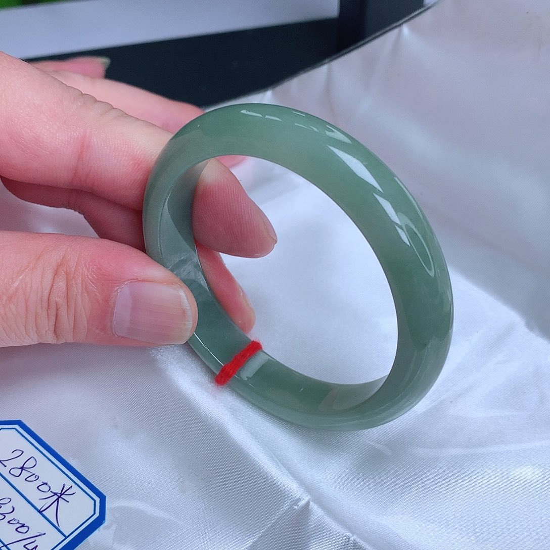 翡翠手镯未镶嵌56.2？