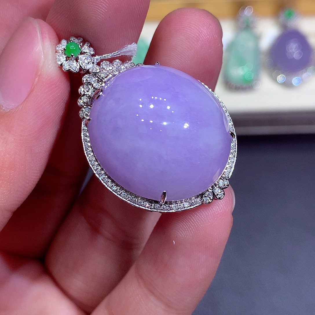 翡翠吊坠(不含链)18K金镶嵌