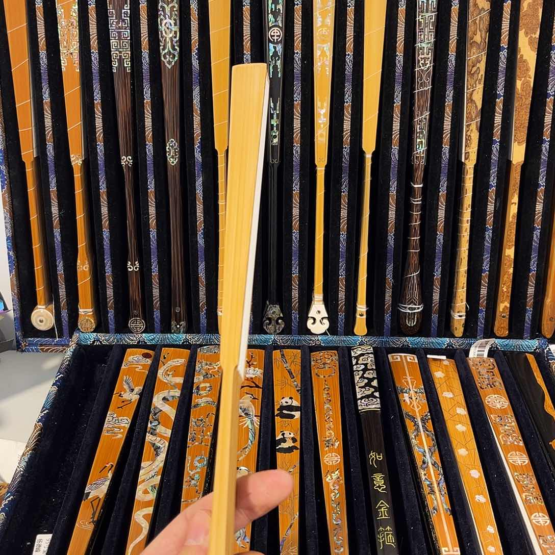 扇子我的手尴尬尴尬