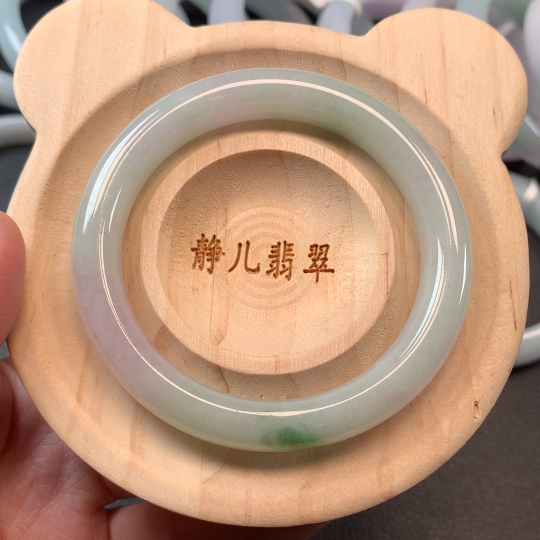 翡翠手镯未镶嵌52.6圈口