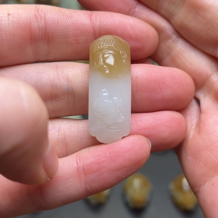 和田玉（糖玉）未镶嵌颈饰