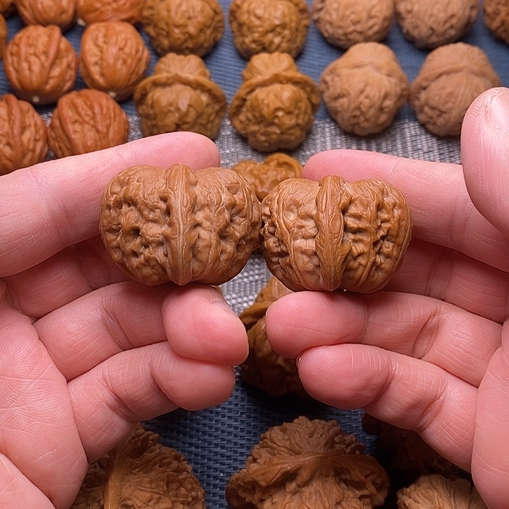 文玩核桃把件涞水 元宝 手工开荒 无任何添加修整 原皮原色 精对