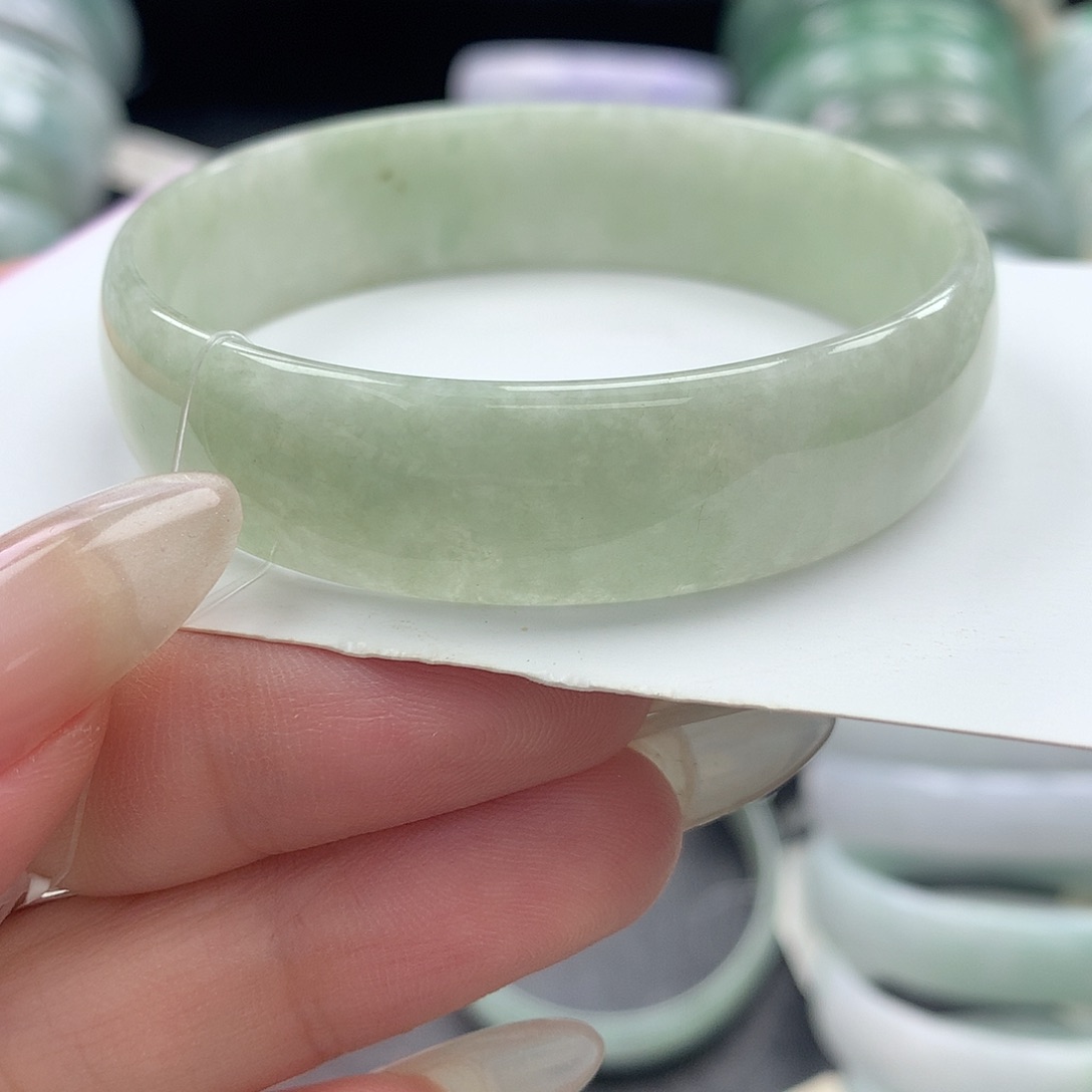 未镶嵌手镯翡翠公主