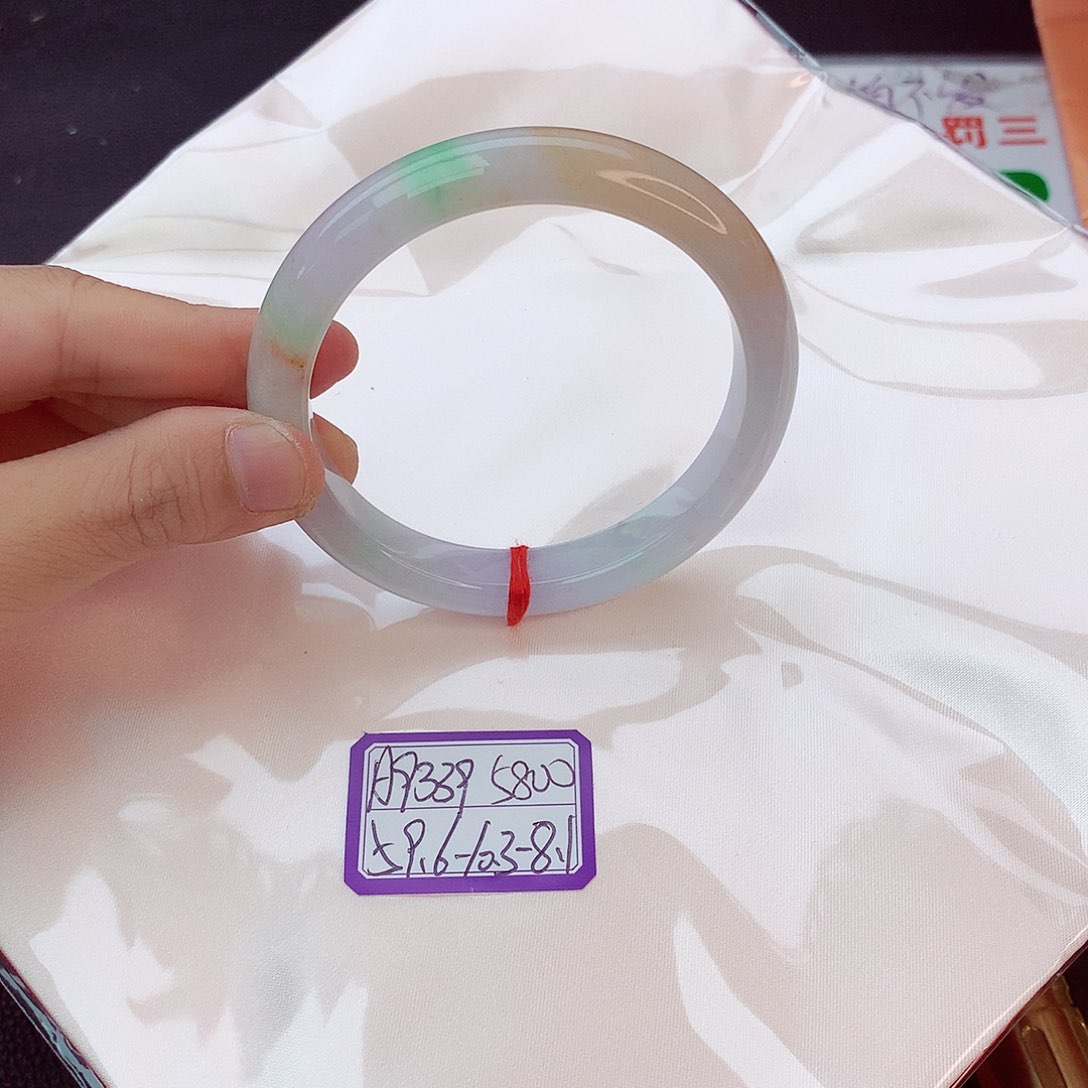 翡翠手镯未镶嵌翡翠