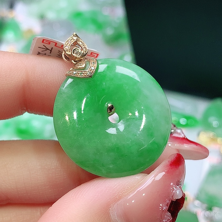 翡翠未镶嵌颈饰翡翠