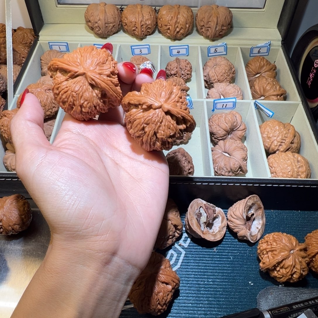 杰***厂吊坠文玩核桃白狮子50