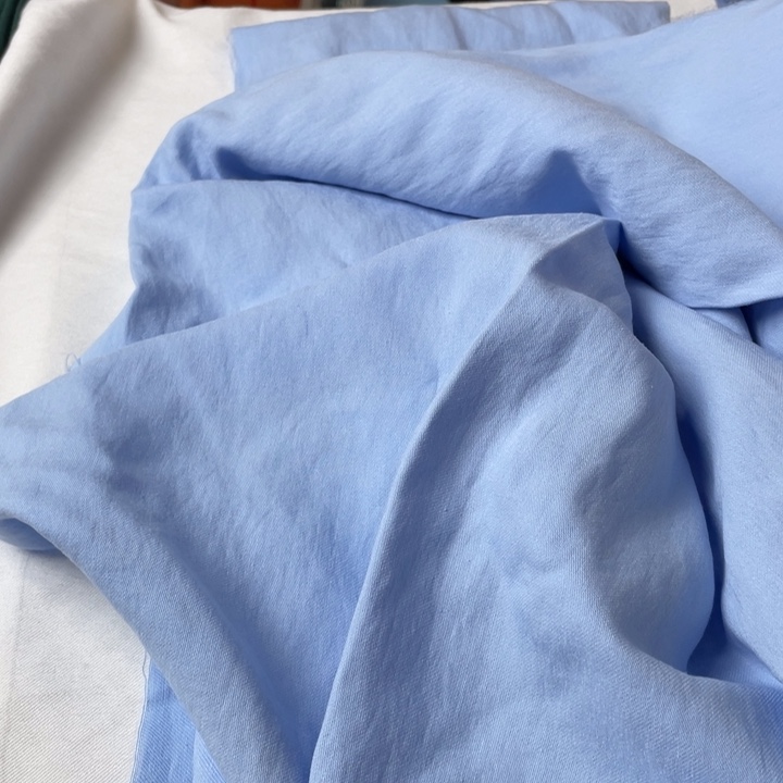 浅蓝天丝棉1米。     