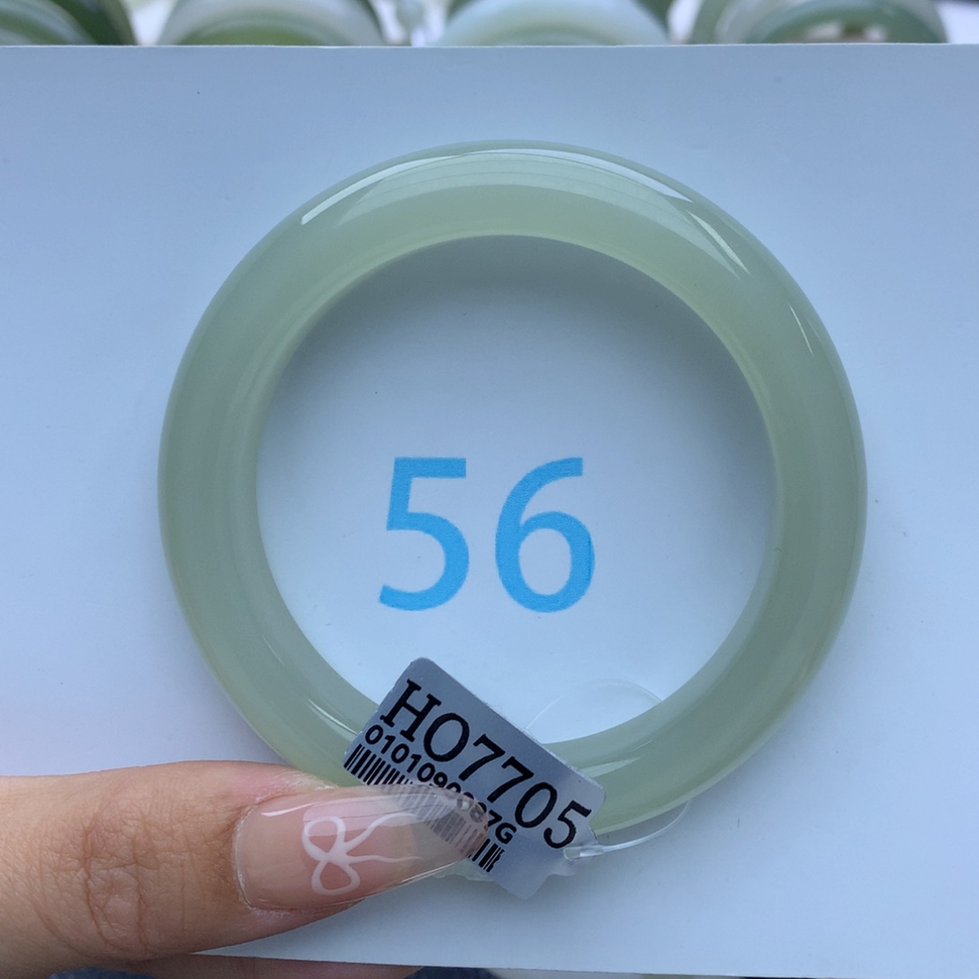 和田玉手镯未镶嵌荔**芝