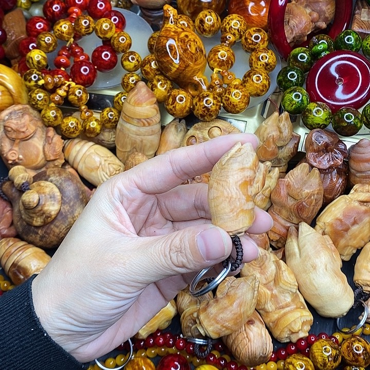 松木琥珀木文玩手串