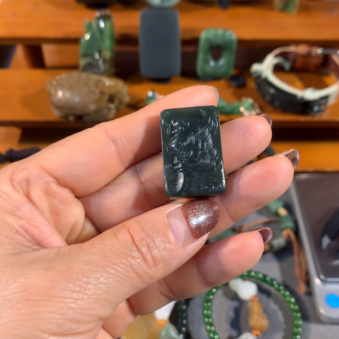 和田玉（糖玉）颈饰未镶嵌