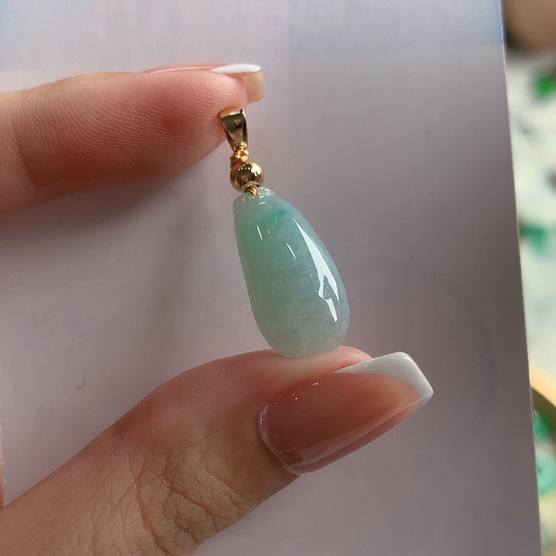 翡翠未镶嵌颈饰1