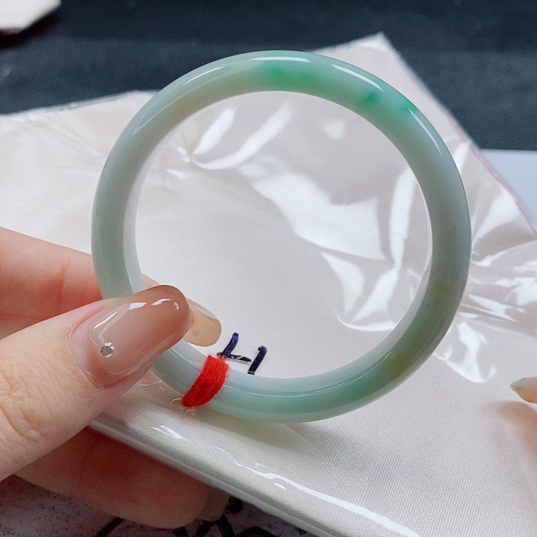 【闪购商品】未镶嵌手镯翡翠536号