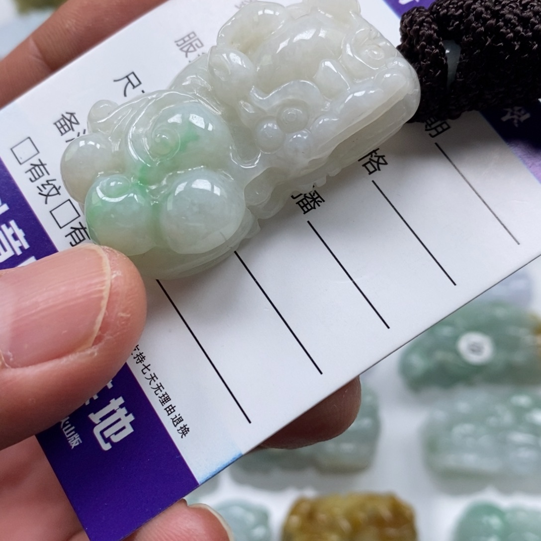翡翠未镶嵌颈饰多人霸王貔貅吊坠