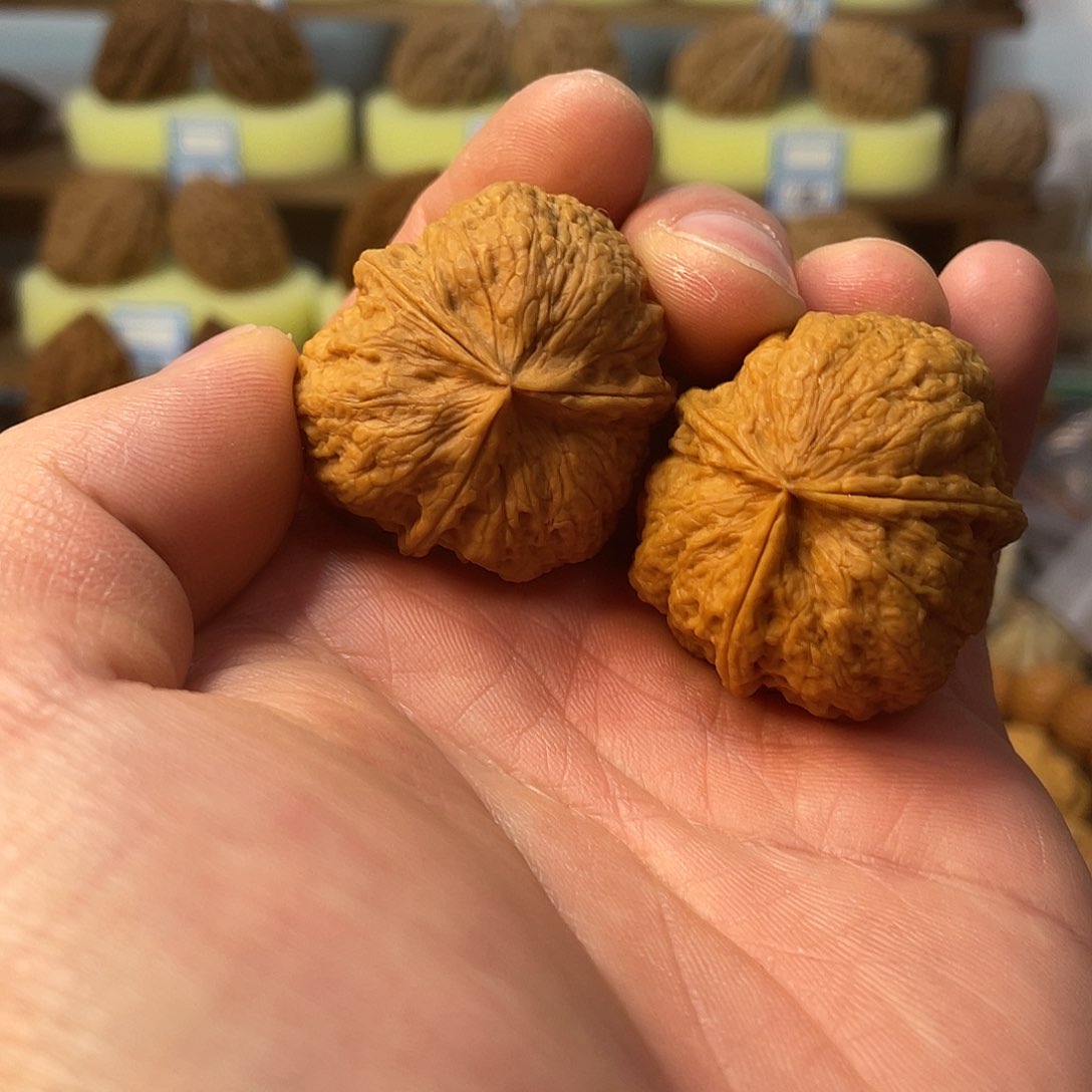 文玩核桃把件铁核桃三棱2
