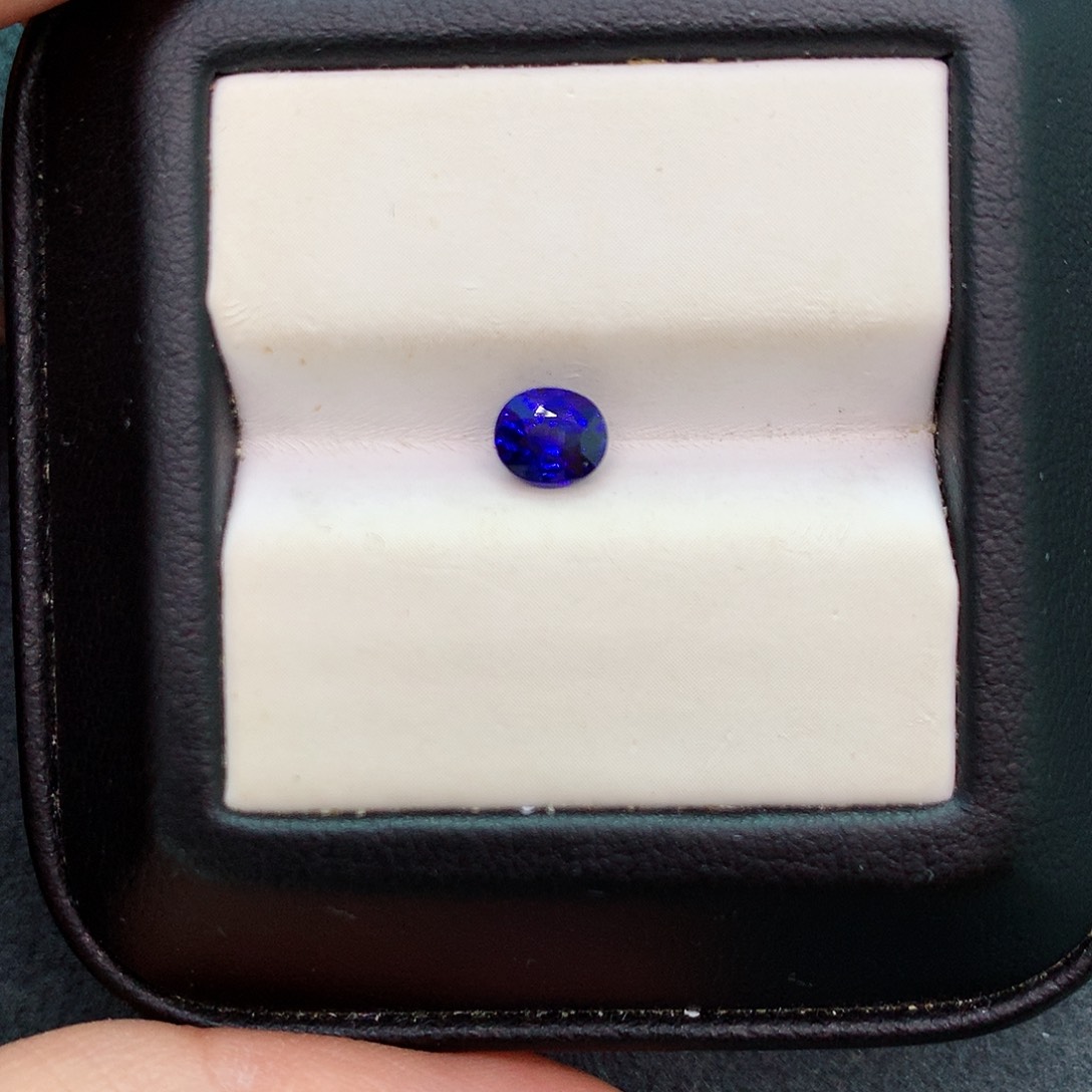 蓝宝石裸石未镶嵌80分皇家蓝