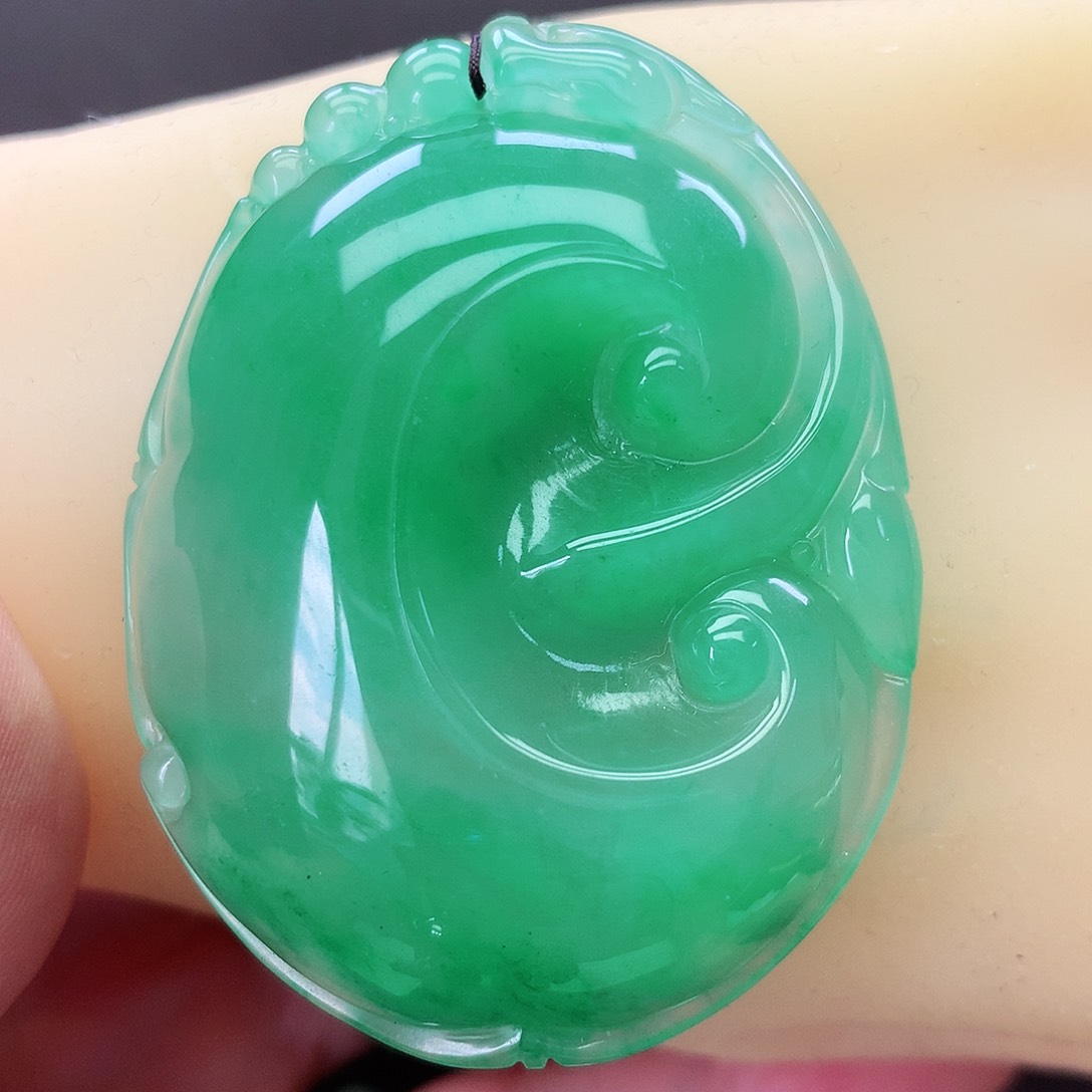 石英质玉未镶嵌颈饰