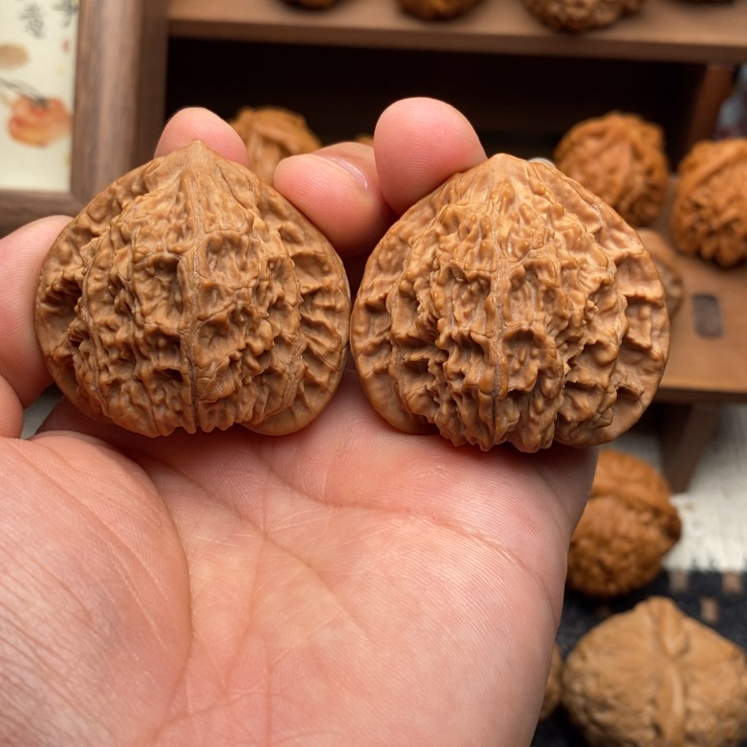 文玩核桃吊坠文山42