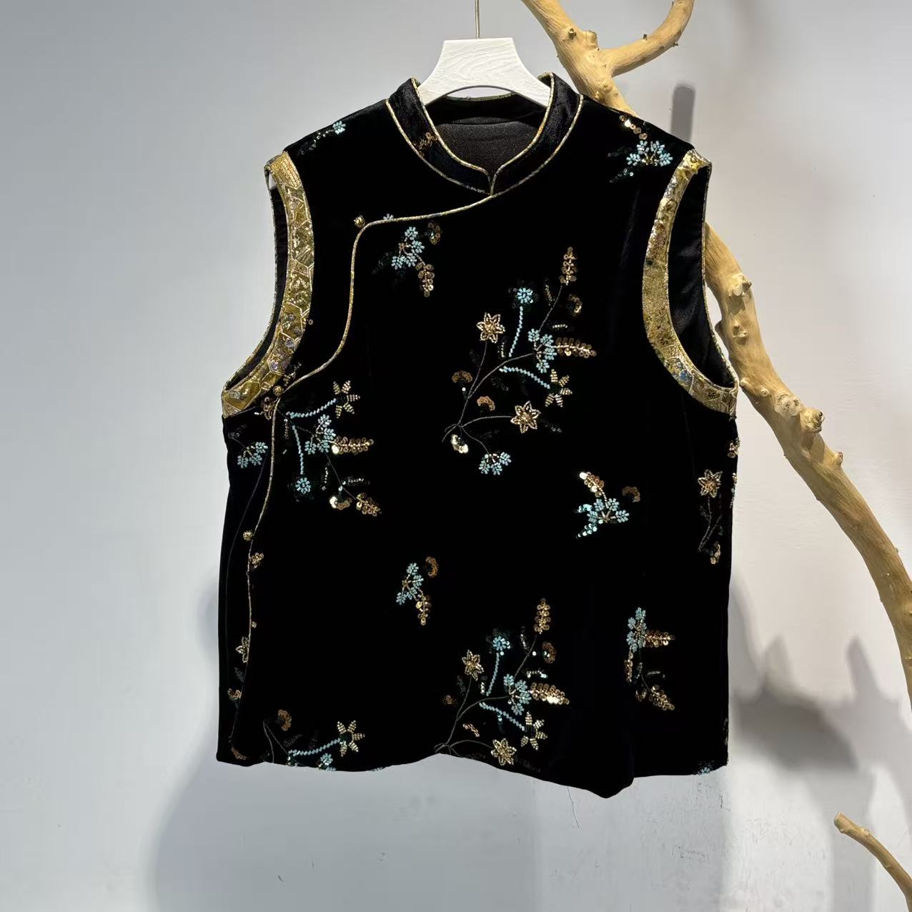 子母依重工刺绣马甲25307QLF6319