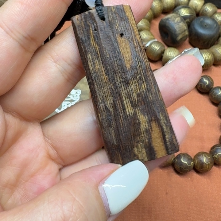 大叶紫檀（黑酸枝木类）