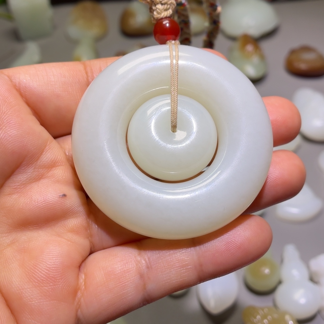 和田玉（糖玉）未镶嵌颈饰
