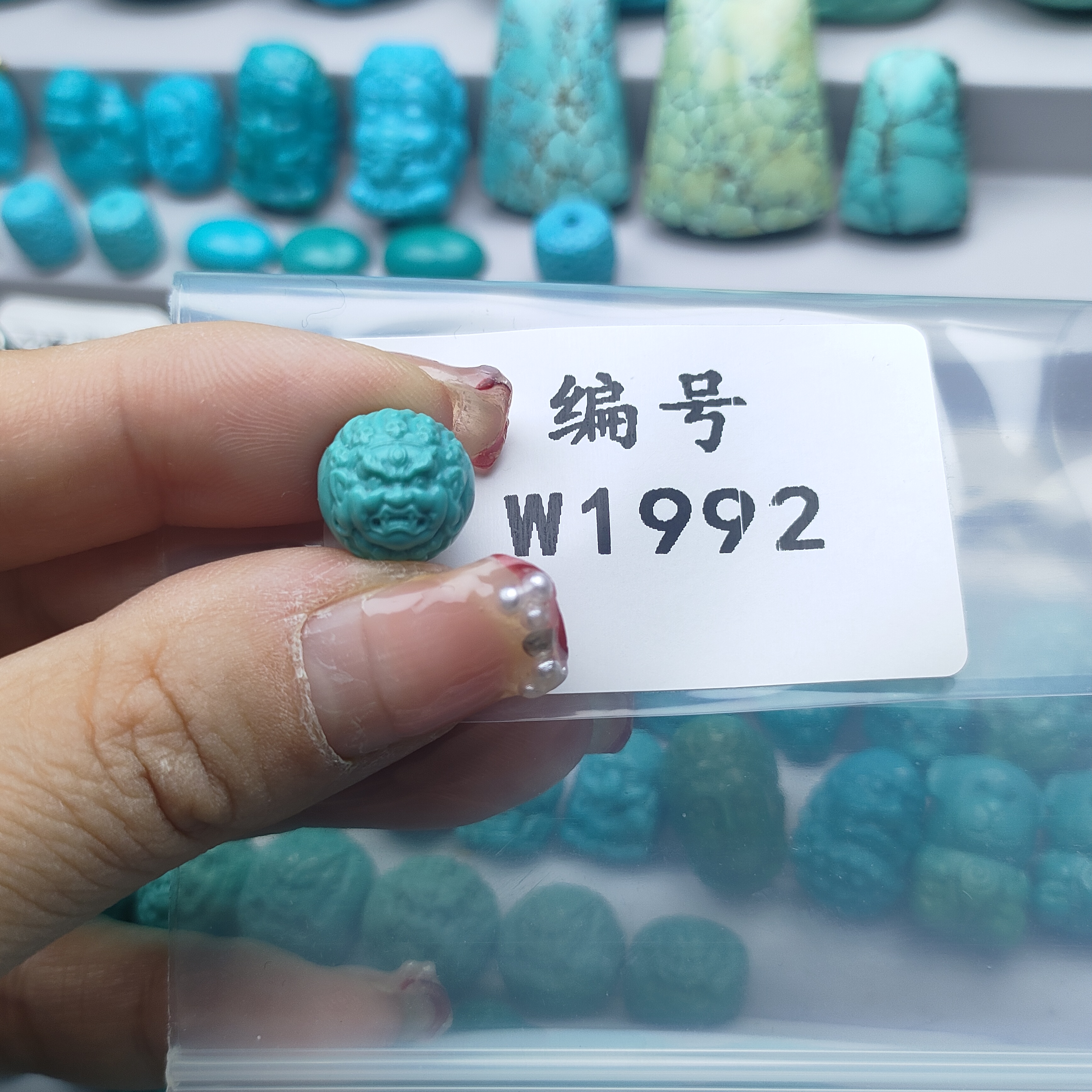 天然原矿绿松石雕刻