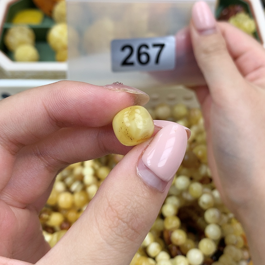 琥珀未镶嵌珠宝奇石