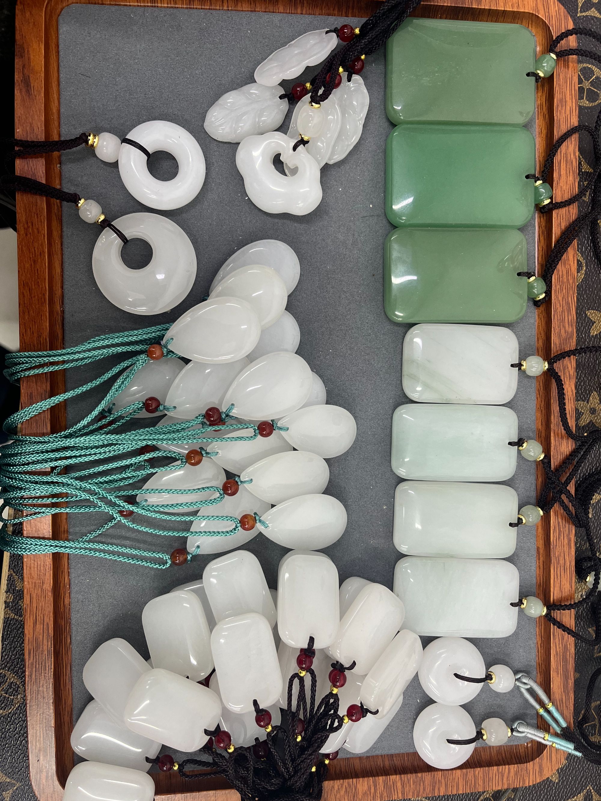 1号链接【长安钰晨】雕刻件吊坠（多样性发一）：一物一拍 听主播介绍