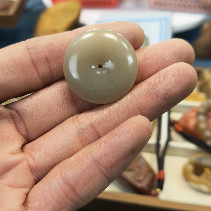 石英岩玉未镶嵌吊坠
