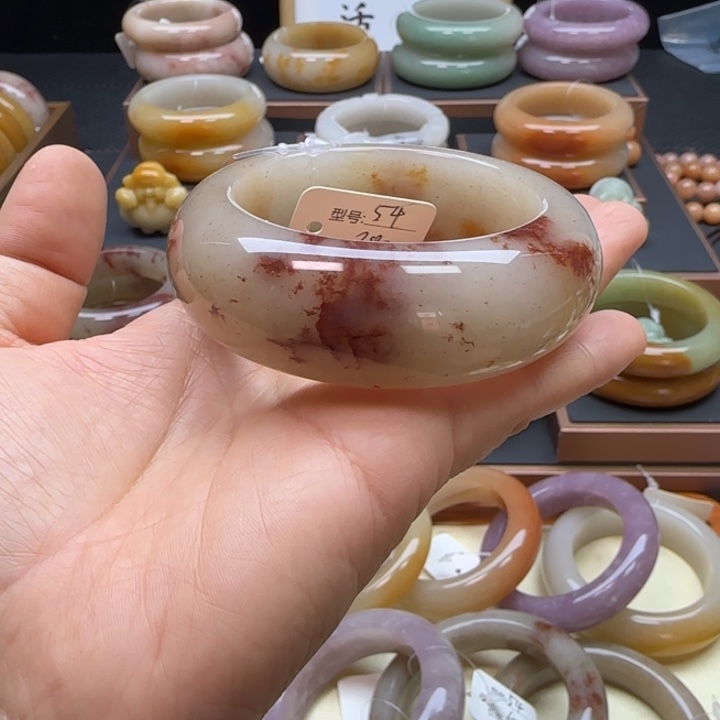 石英岩玉未镶嵌手镯