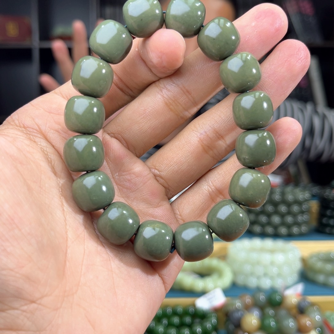 和田玉手串未镶嵌纯天然和田玉新疆沙枣青豆青卡14老型