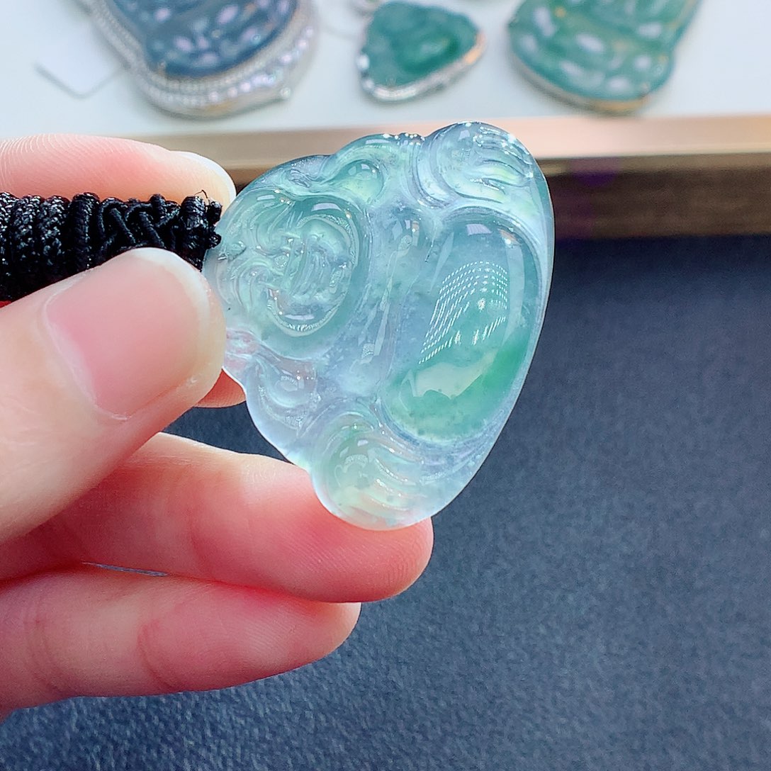 翡翠颈饰未镶嵌翡翠