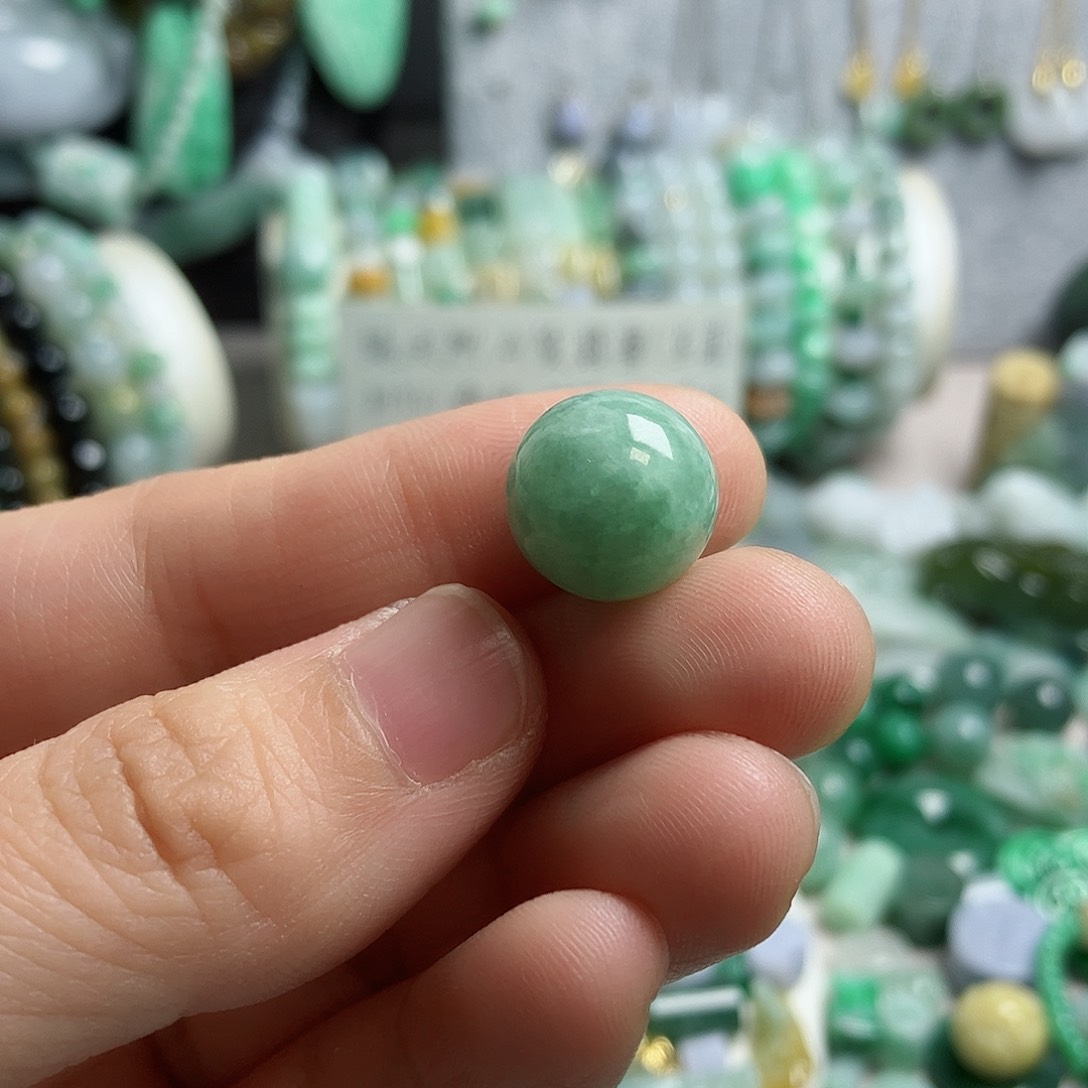 翡翠颈饰未镶嵌卡13+