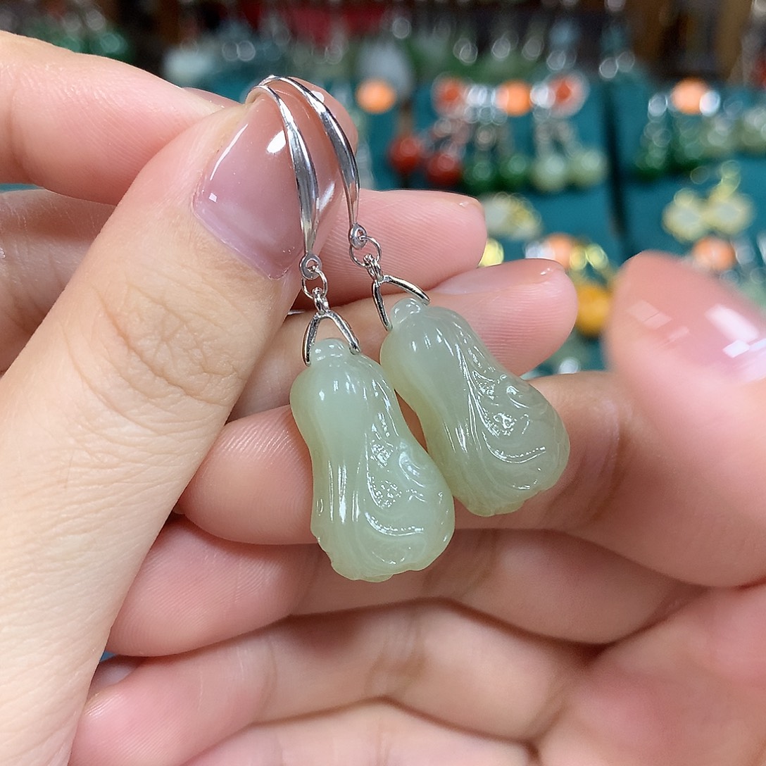 和田玉银S925镶嵌耳饰大白菜卡21左右