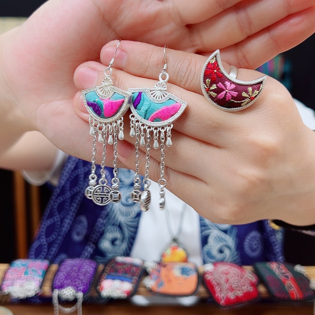 黄铜925银布艺手工刺绣