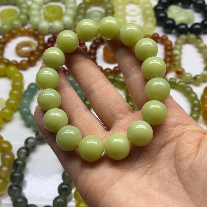 蛇纹石玉手串未镶嵌