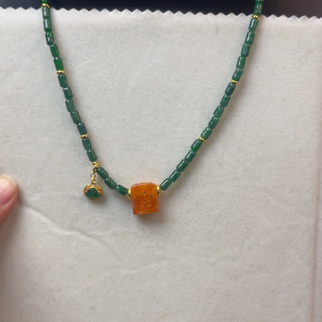 翡翠耳饰未镶嵌吊坠