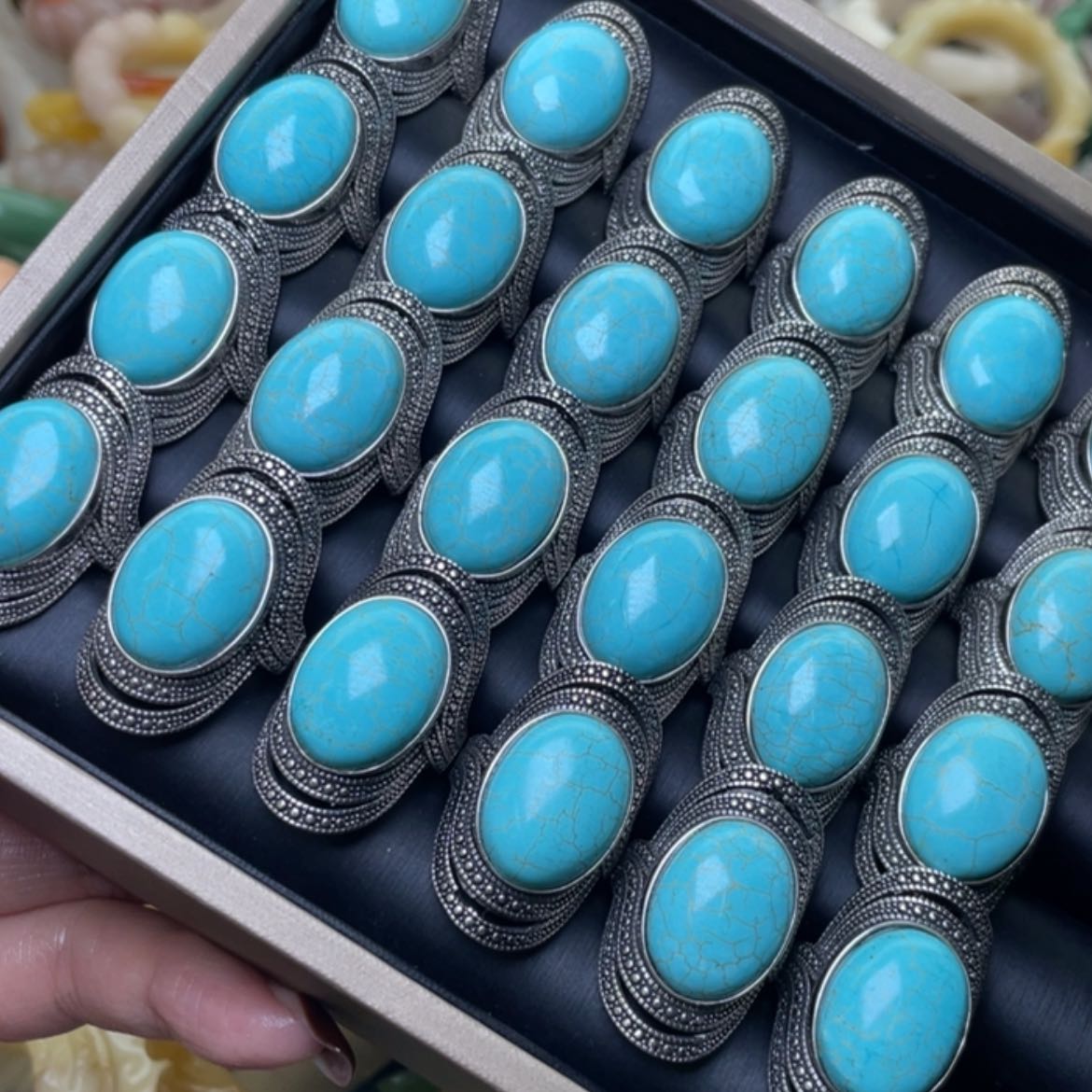 【闪购商品】未镶嵌手镯（圆镯）石英质玉