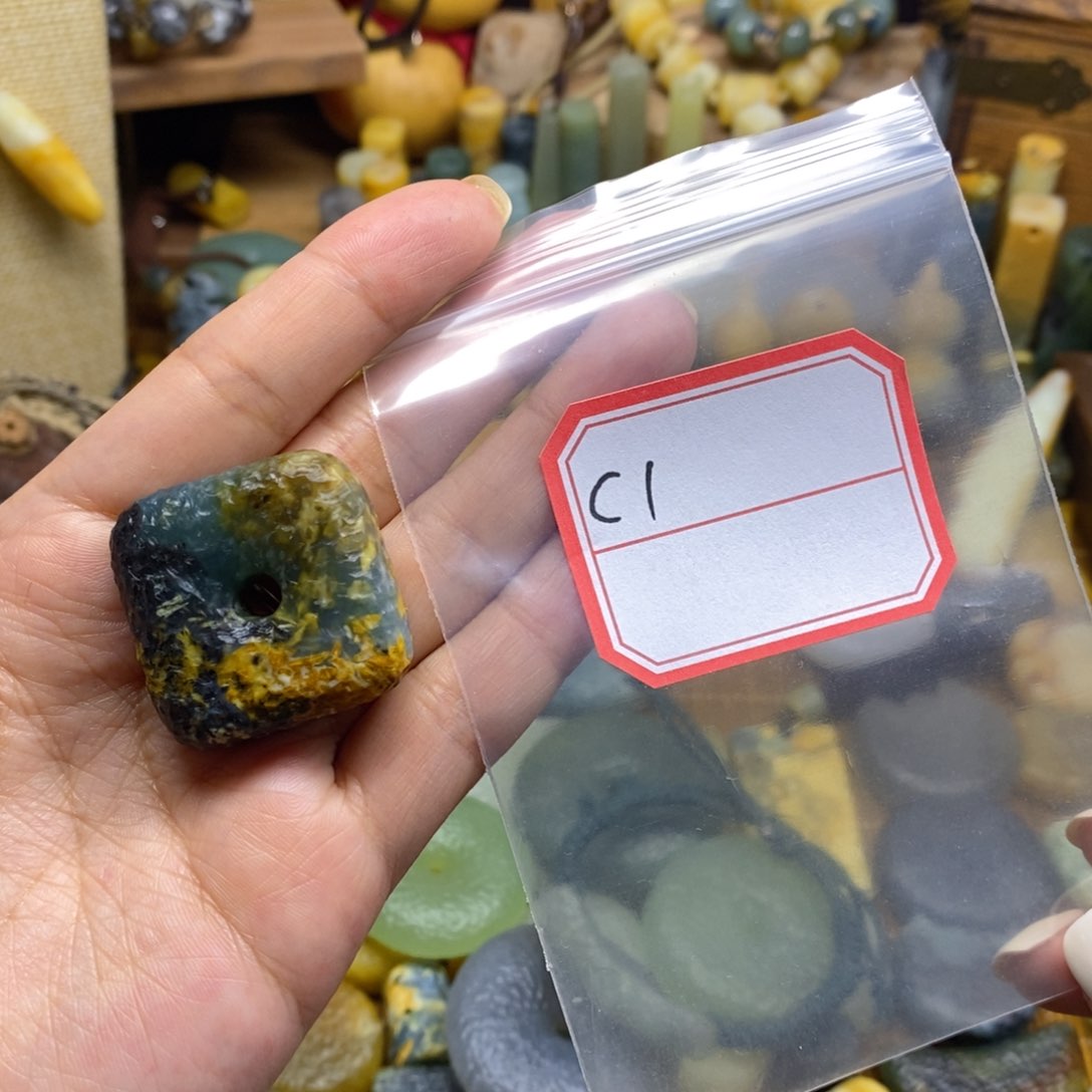 未镶嵌蛇纹石玉颈饰小*.