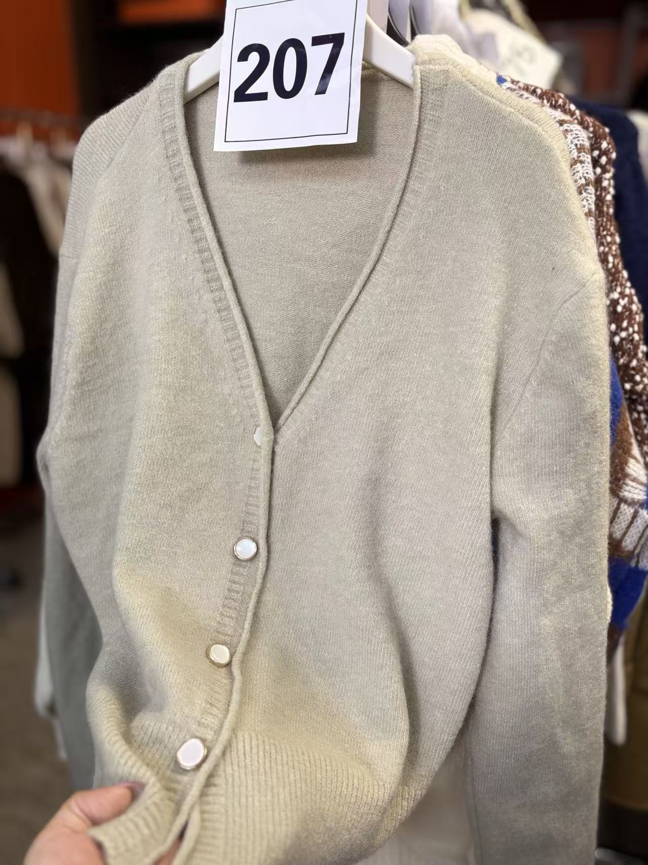 207女士新款V领时尚长袖百搭针织开衫上衣针织衫