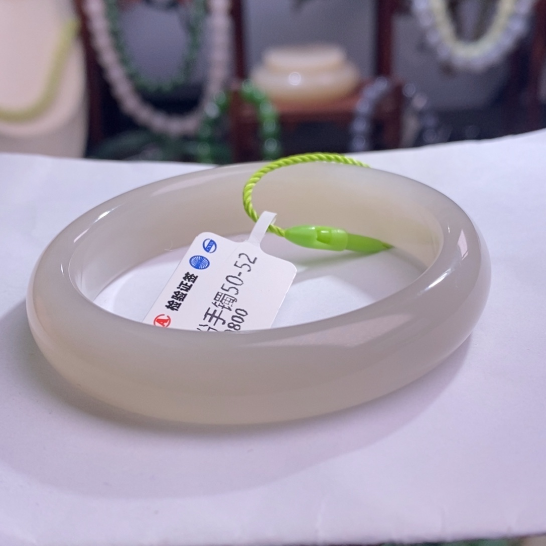 和田玉藕粉手镯51.8圈口未镶嵌