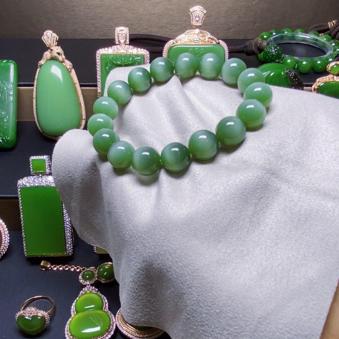 颈饰未镶嵌和田玉智*