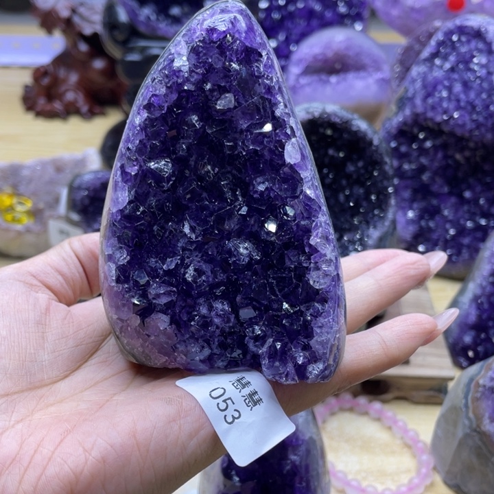 未镶嵌水晶大型摆件（非配饰）